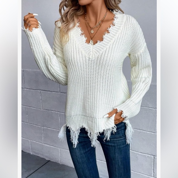 Leani Boutique Pullover Distressed Knit Sweater - Picture 3 of 12